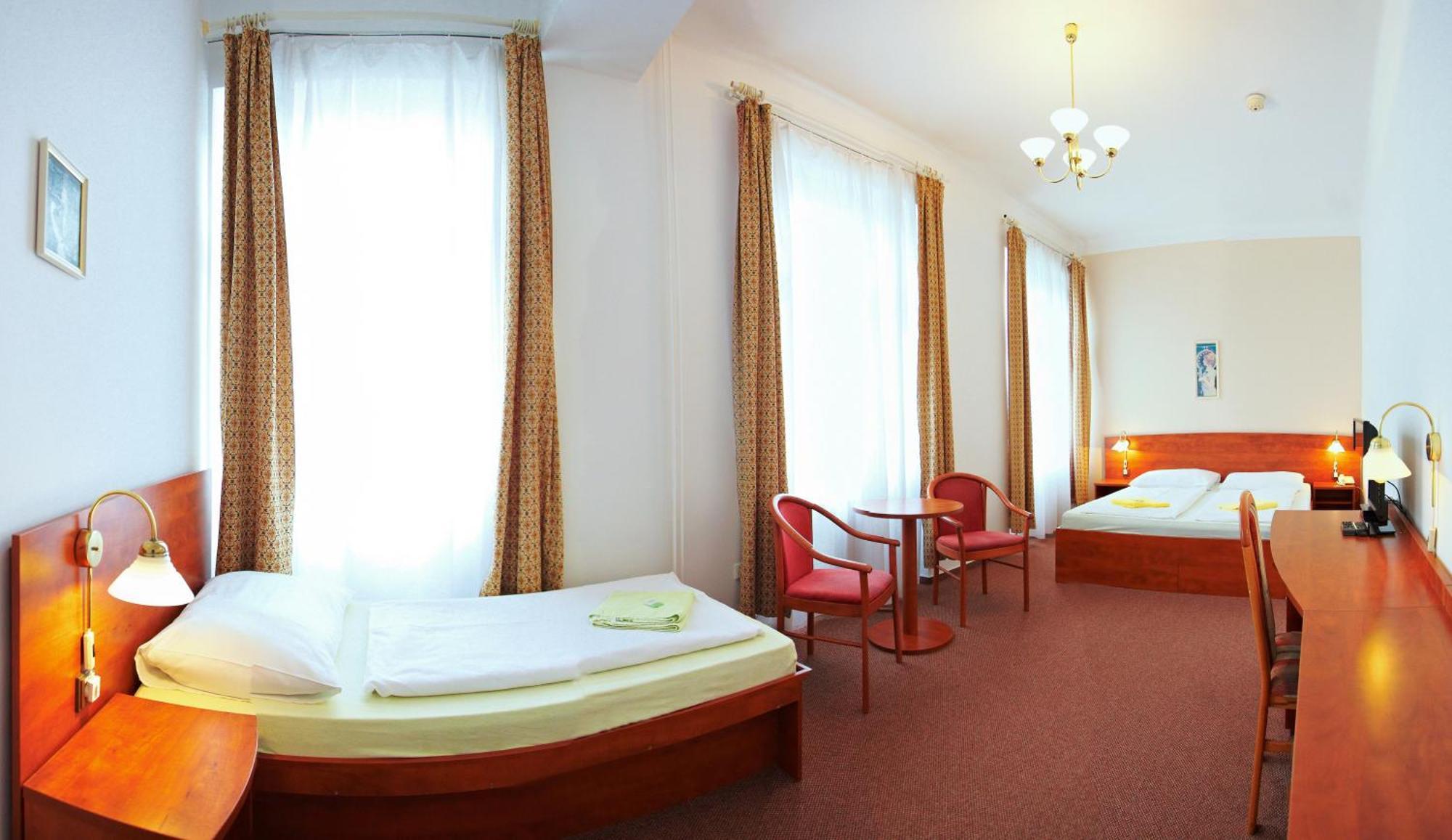Wellness Hotel Central كلاتوفي المظهر الخارجي الصورة